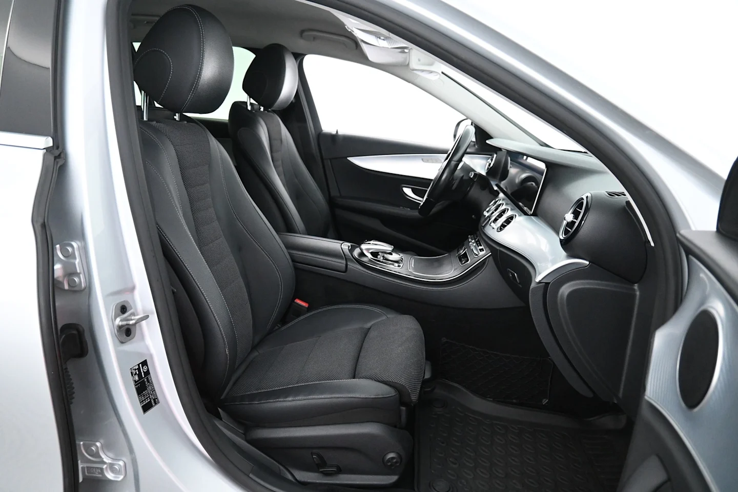 Car Image - 21YgWEP1tylFiEpQBIB64w