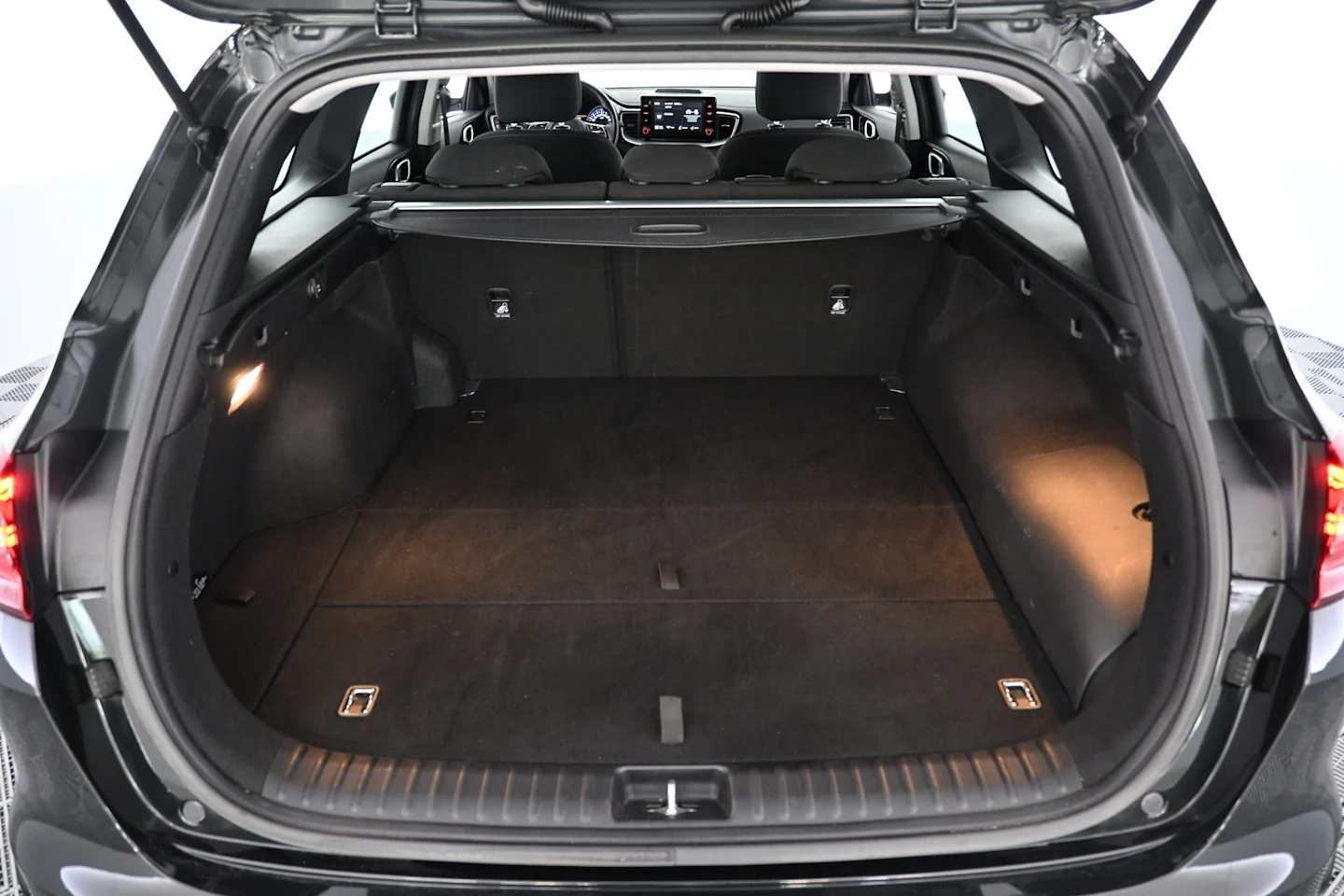 Car Image - 6CXOWXGBLV9FeXclluguZ6
