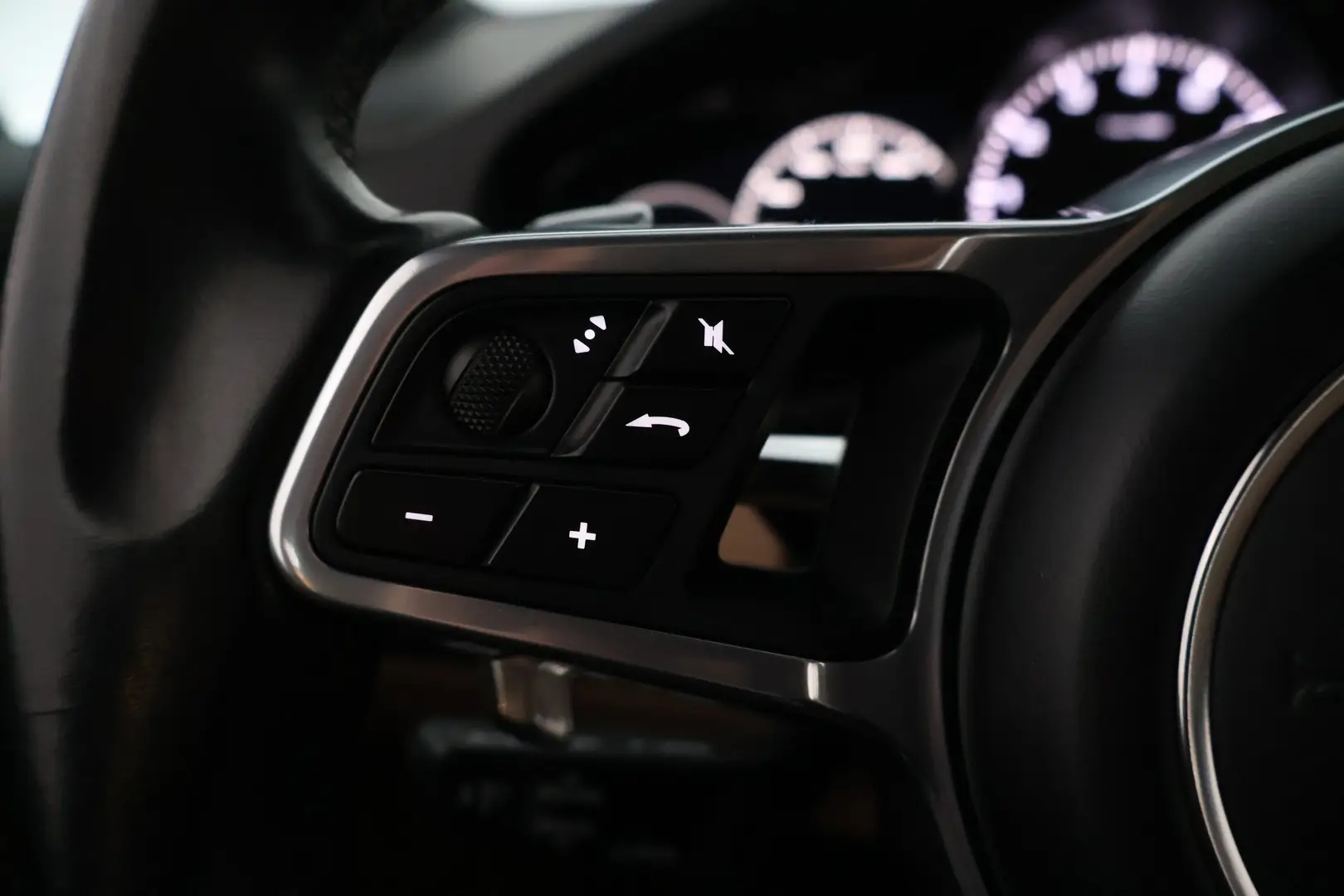 Car Image - 6D9zV74kpHLkJALF5dBby6