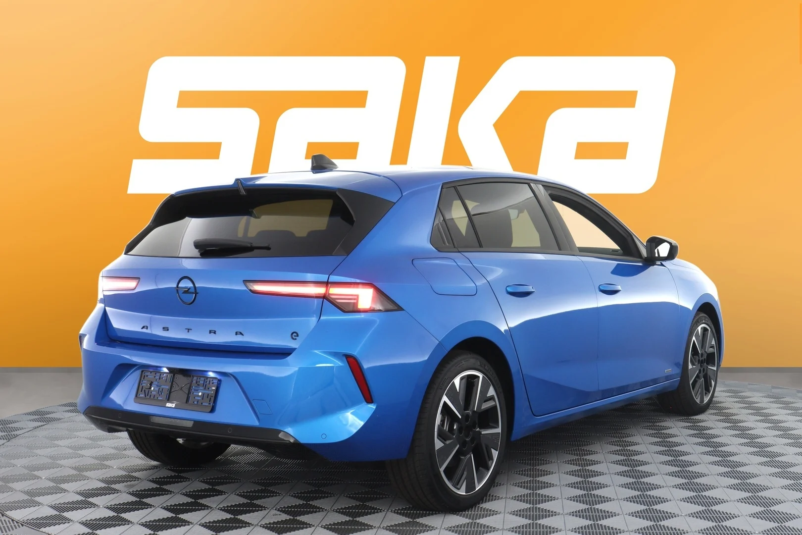 Car Image - e2byUTi1a1cwCr7KkBxIm