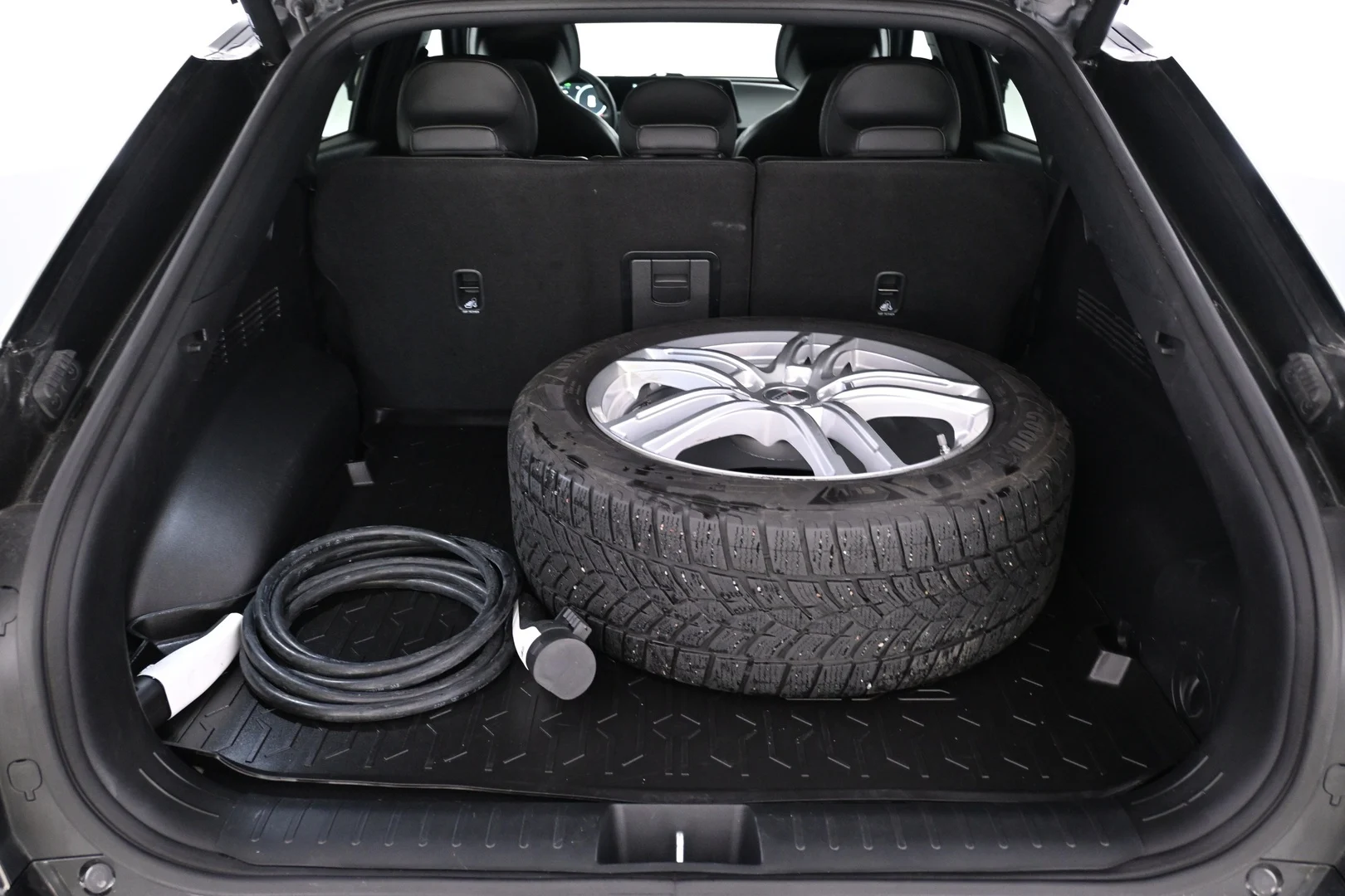 Car Image - 4LM7xIcvYnWynEB8XFiXyM