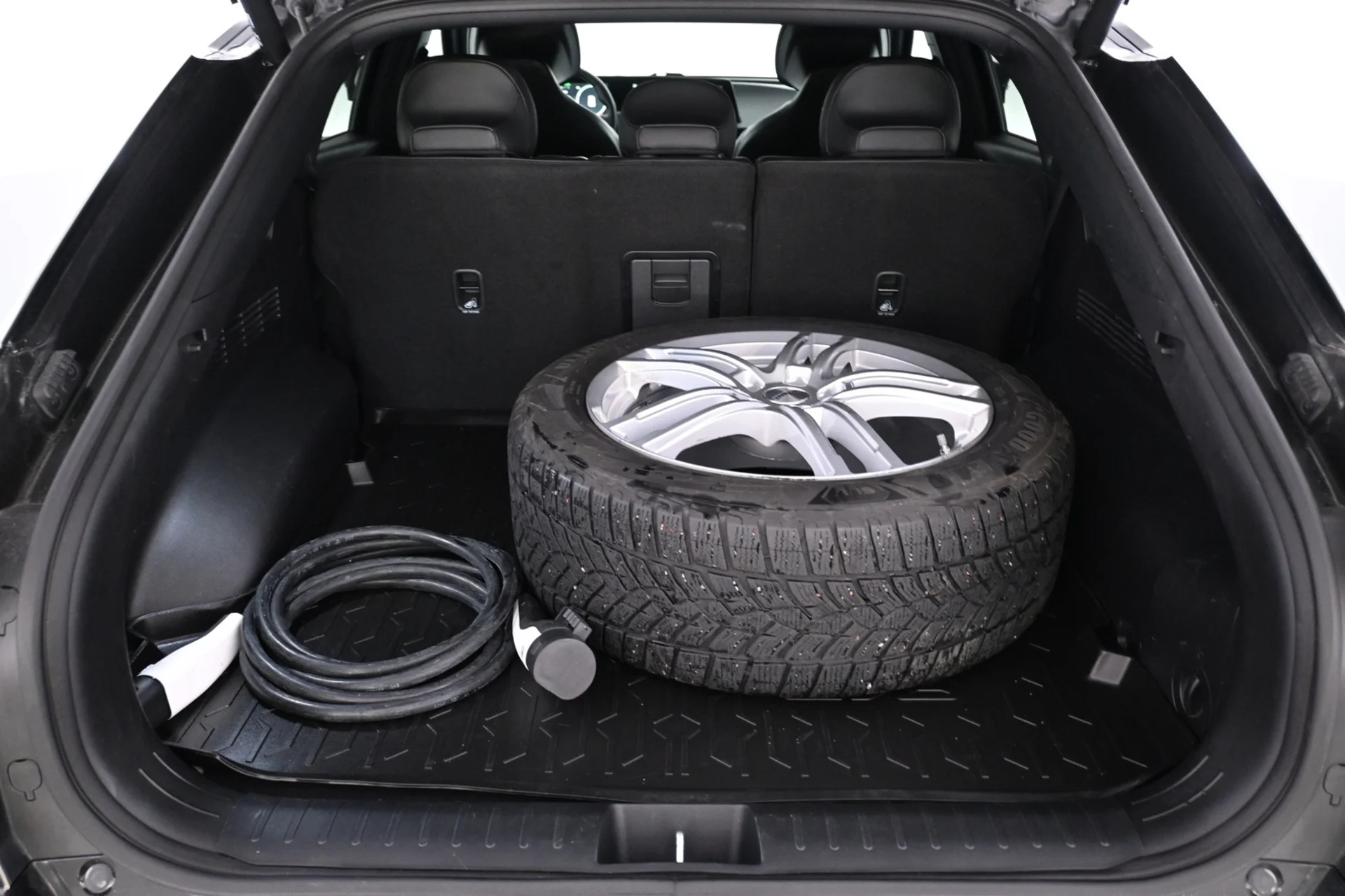 Car Image - 4LM7xIcvYnWynEB8XFiXyM