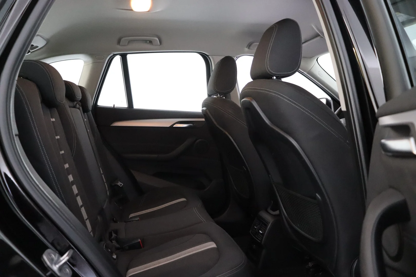 Car Image - 52ikV7SWJhYm4j3Cunhhsd