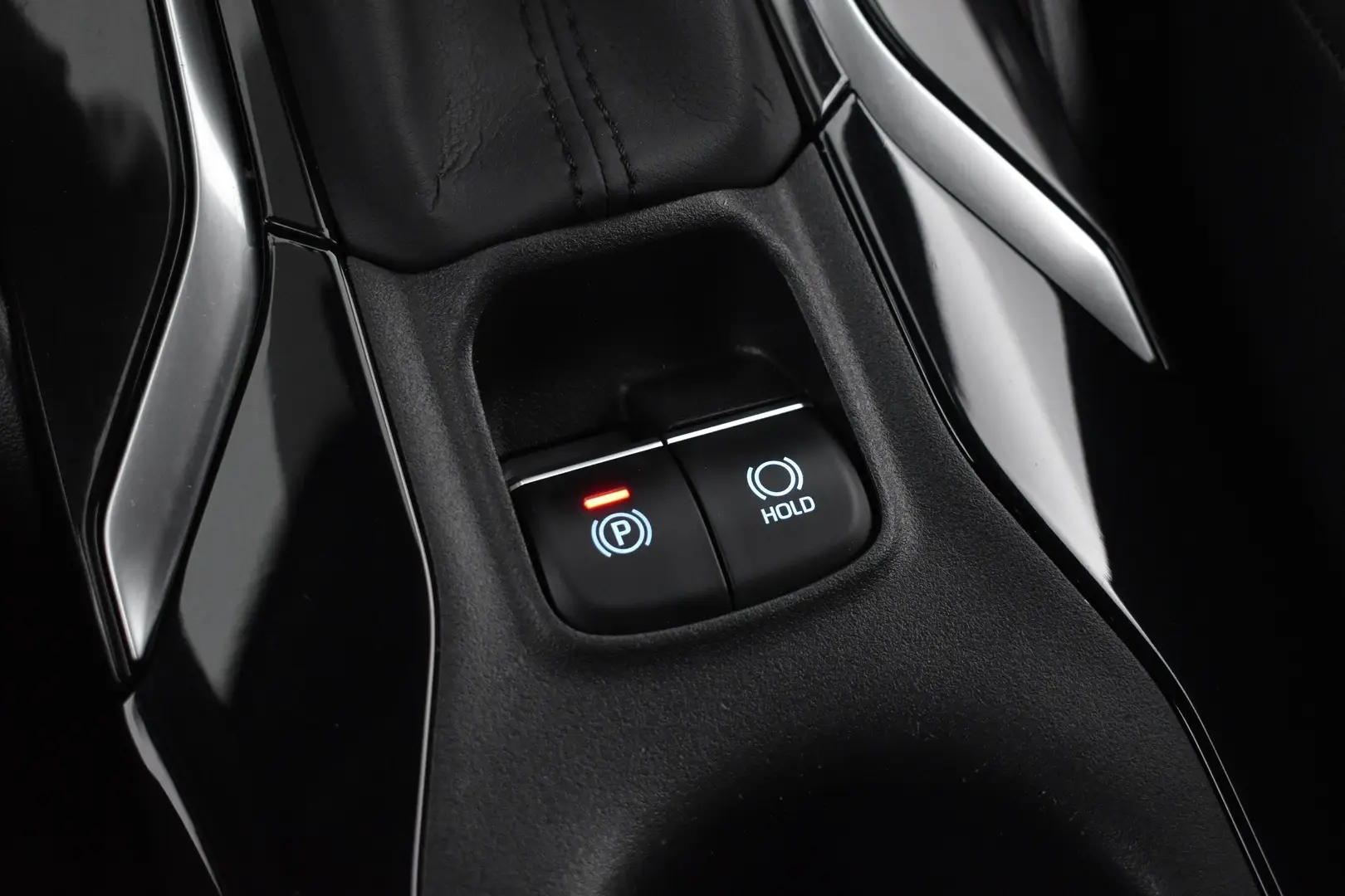 Car Image - 43Q5LSQniUnF3fVyDLxzUV