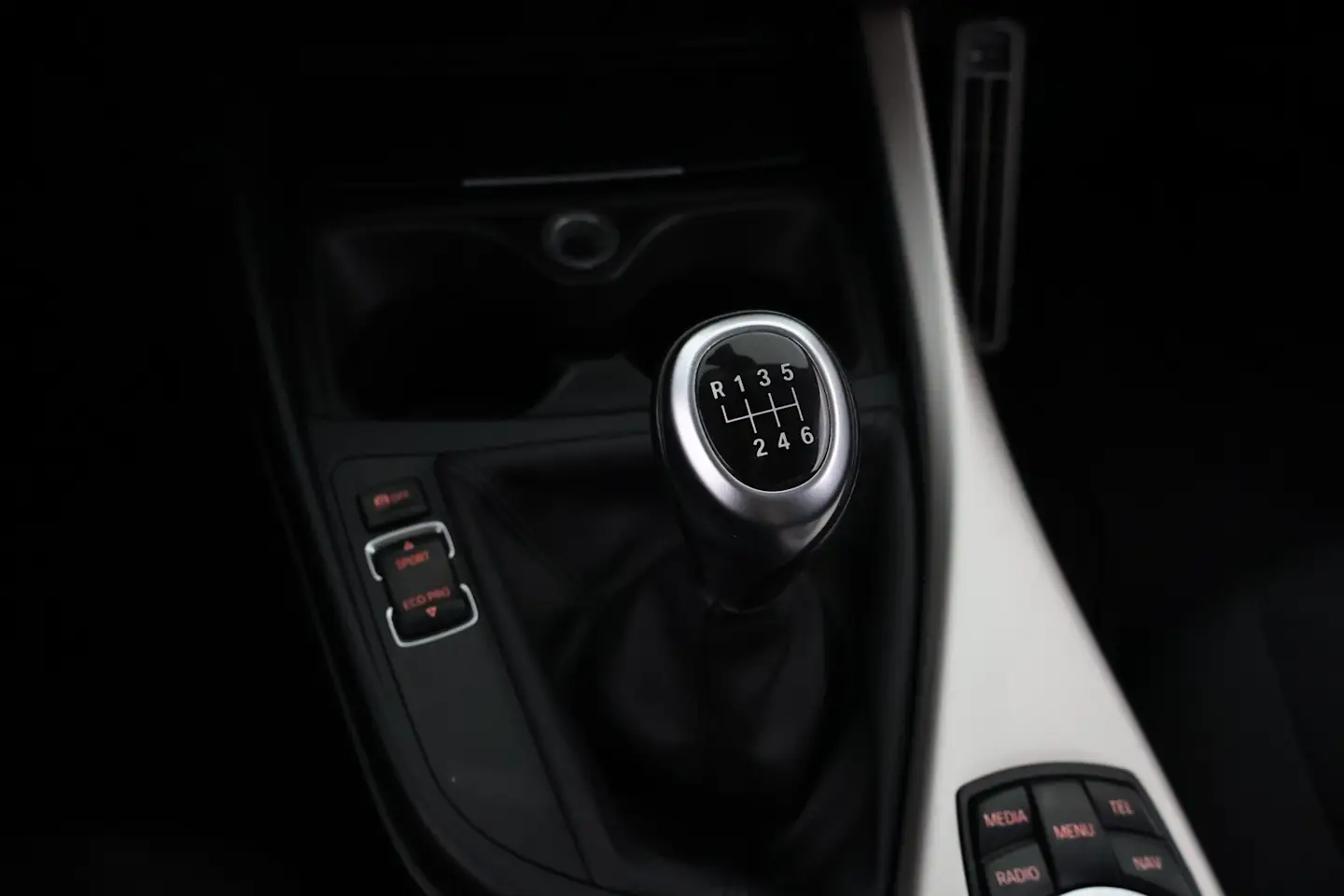 Car Image - 32qFBIEd9GA4Ijrslvq4Mk