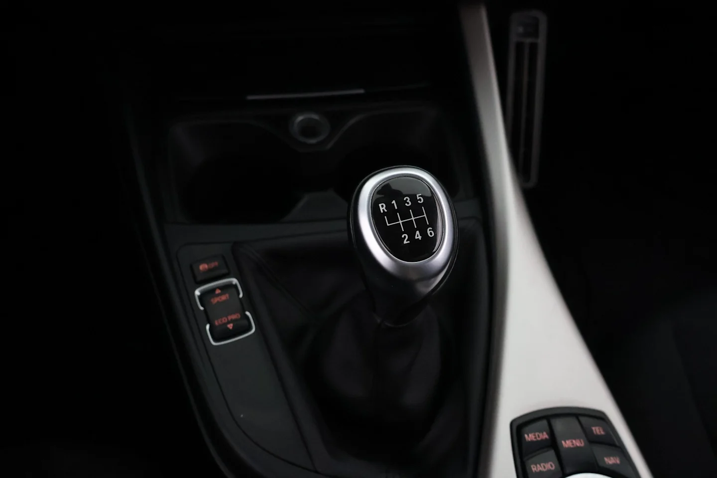 Car Image - 32qFBIEd9GA4Ijrslvq4Mk
