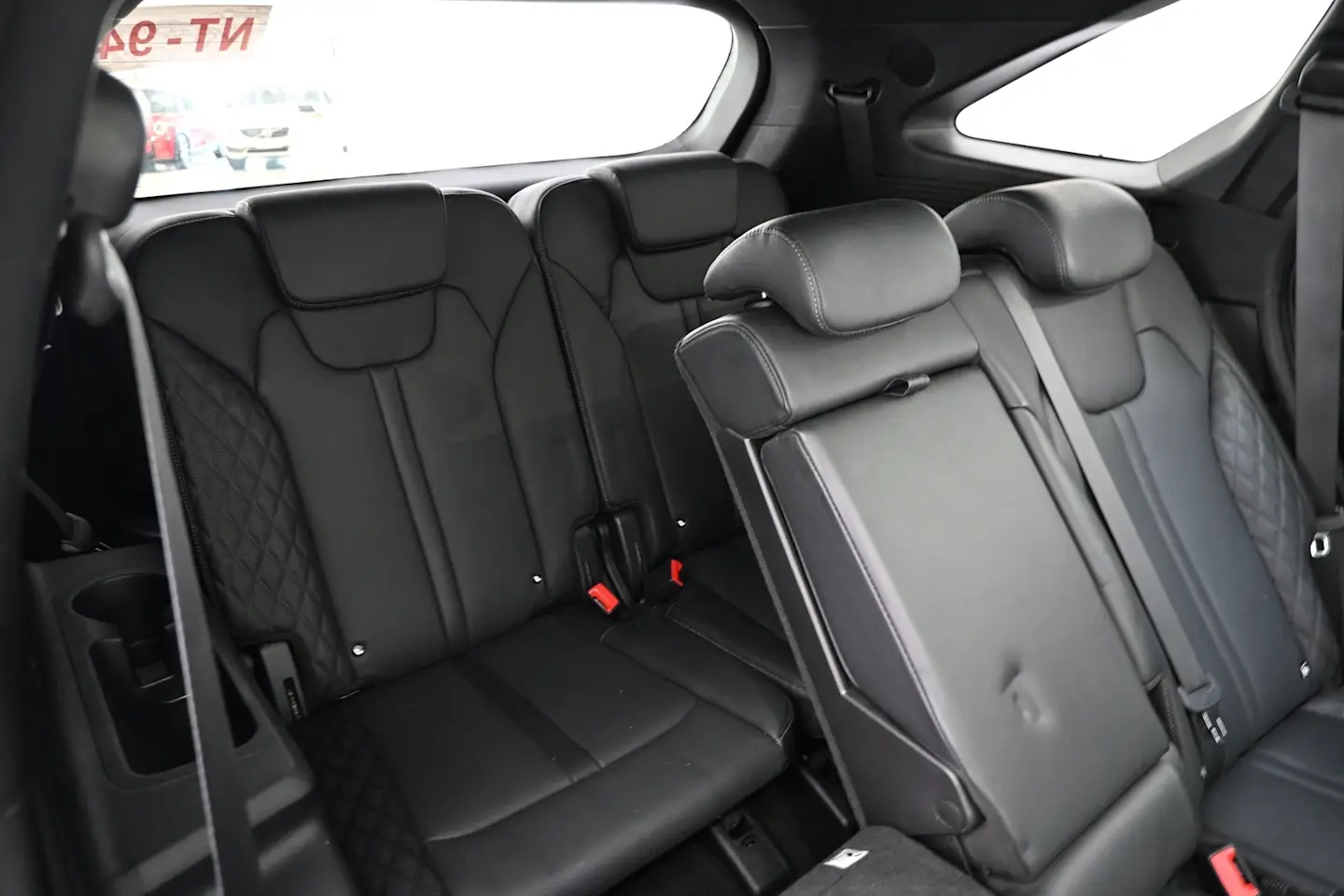 Car Image - 572AvaRDvLMT9FpoQz0Ljc