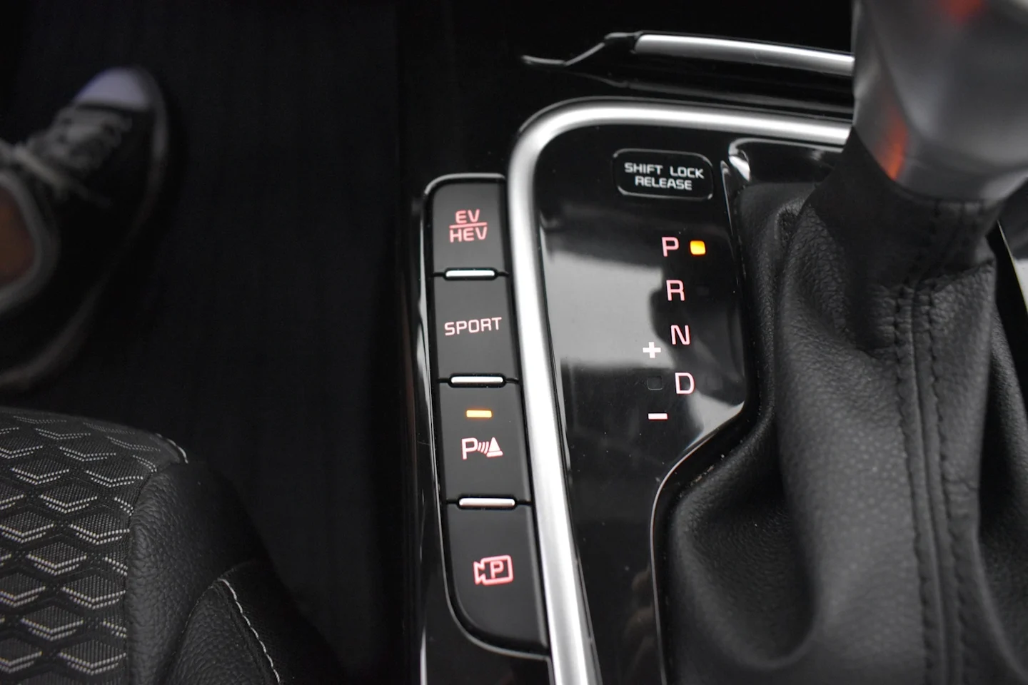 Car Image - 2v2oRc6nPDCYRqmmhJUWo8