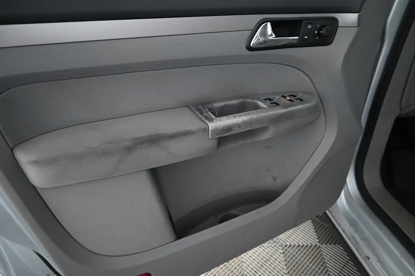 Car Image - 24NmHhuesj7T4FpWhgPRqR