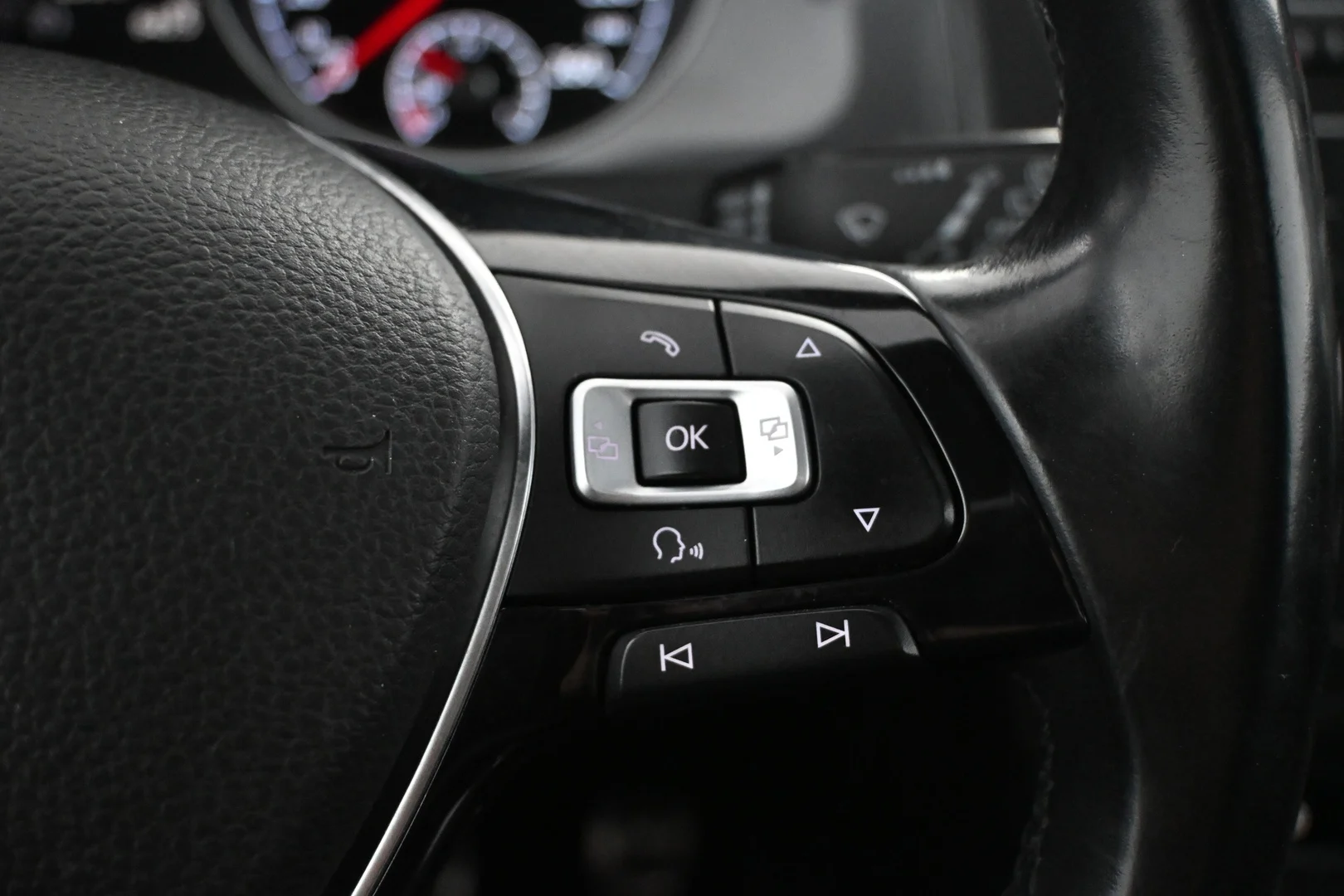 Car Image - 4nRslYYgPhqH17rZp0fMia