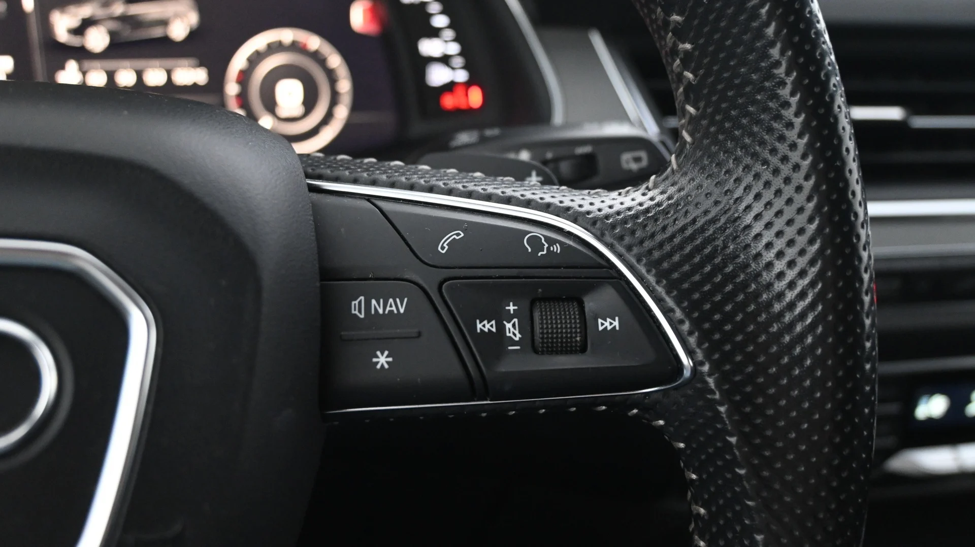 Car Image - 4Xk83Z99XhHfgFWPSx0F3Y