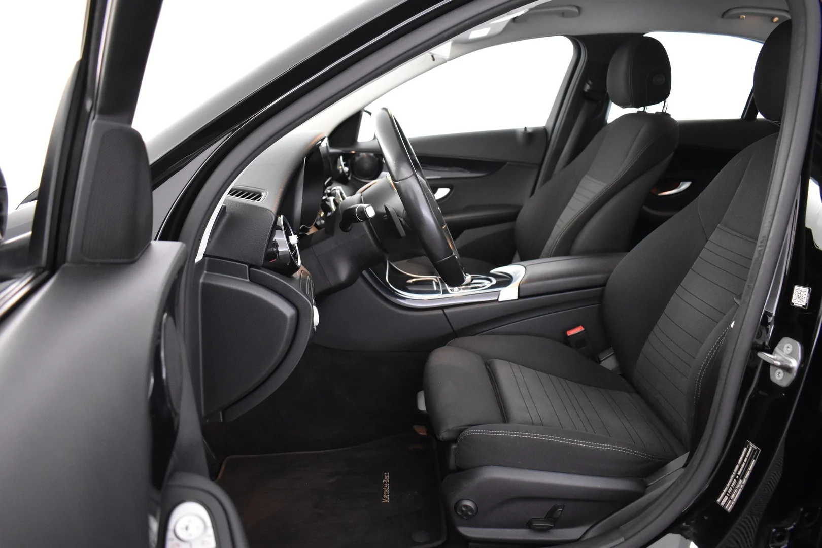Car Image - 2KJ5qd9QV6kZuOjBtFvuU3