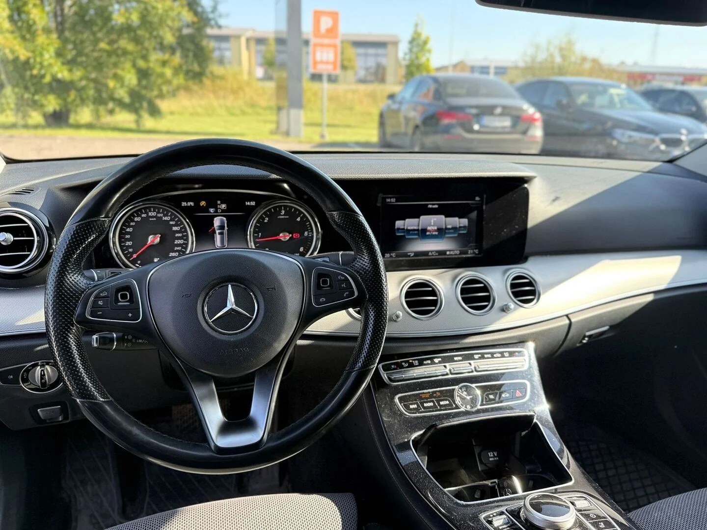 Car Image - W0cTAmwRmjwkXK1uB8x1U