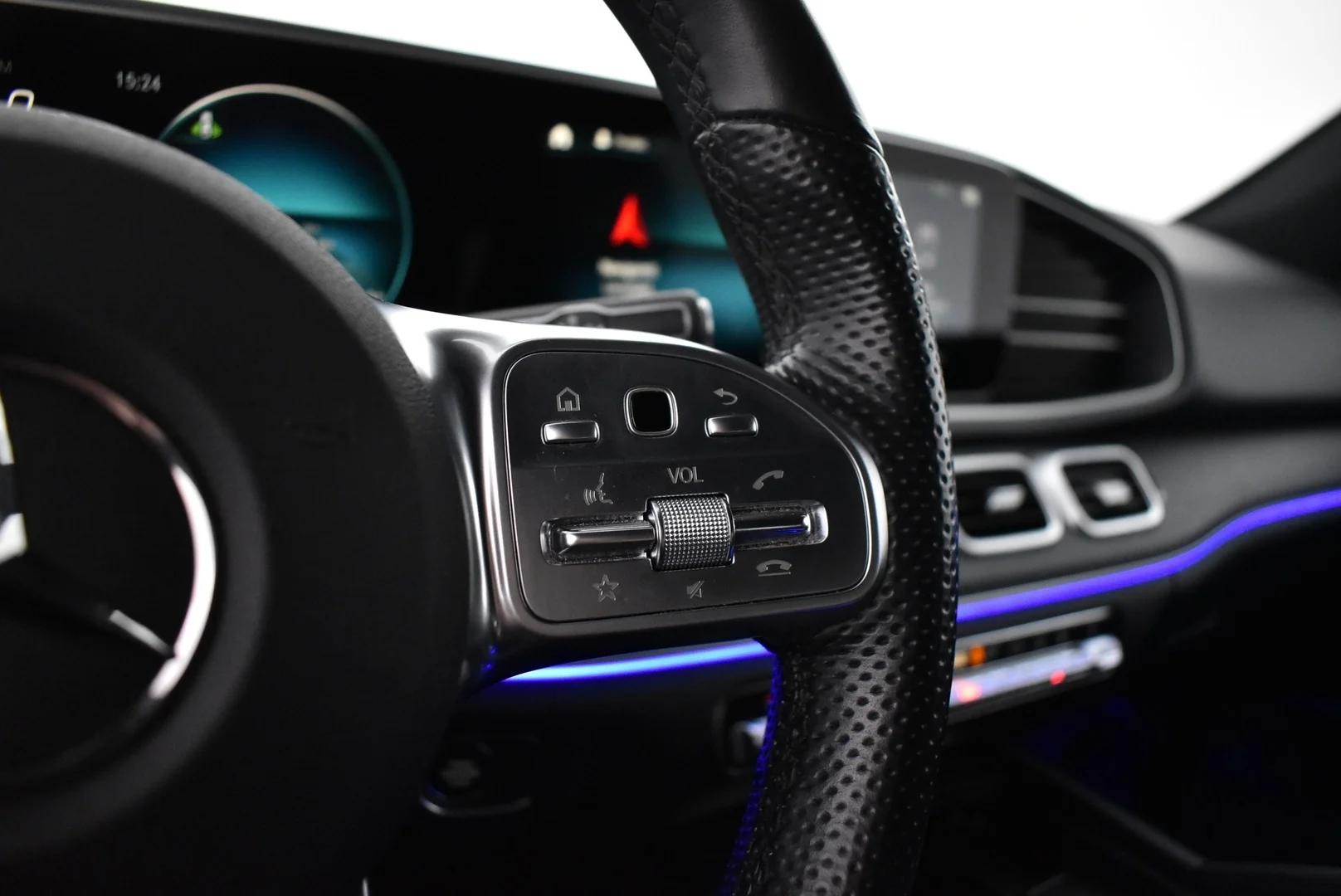 Car Image - 3oV7QXH3MQfszv42GSi5zl