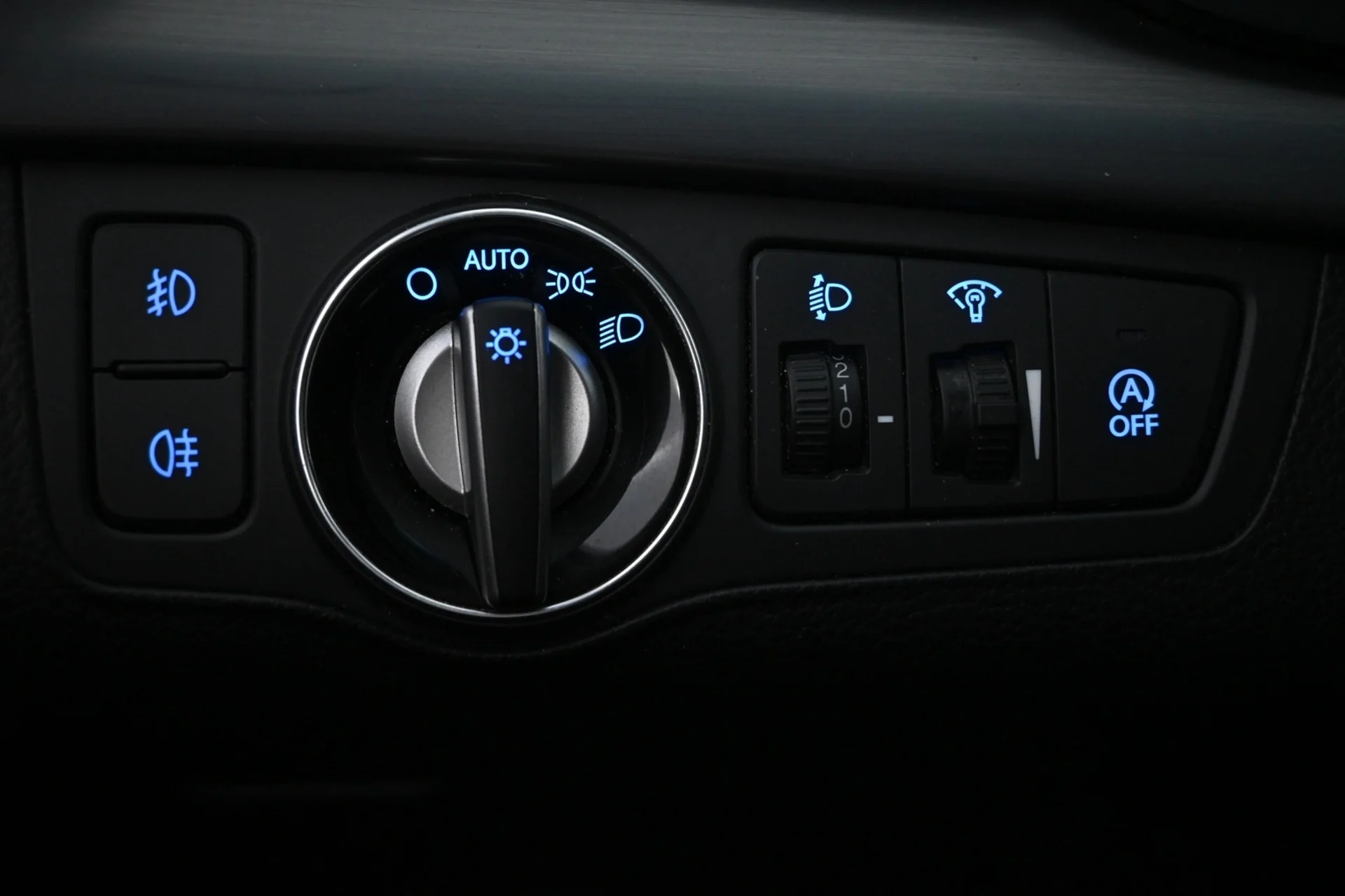 Car Image - 5vBoxhPRz9LqMsinfbBfoB