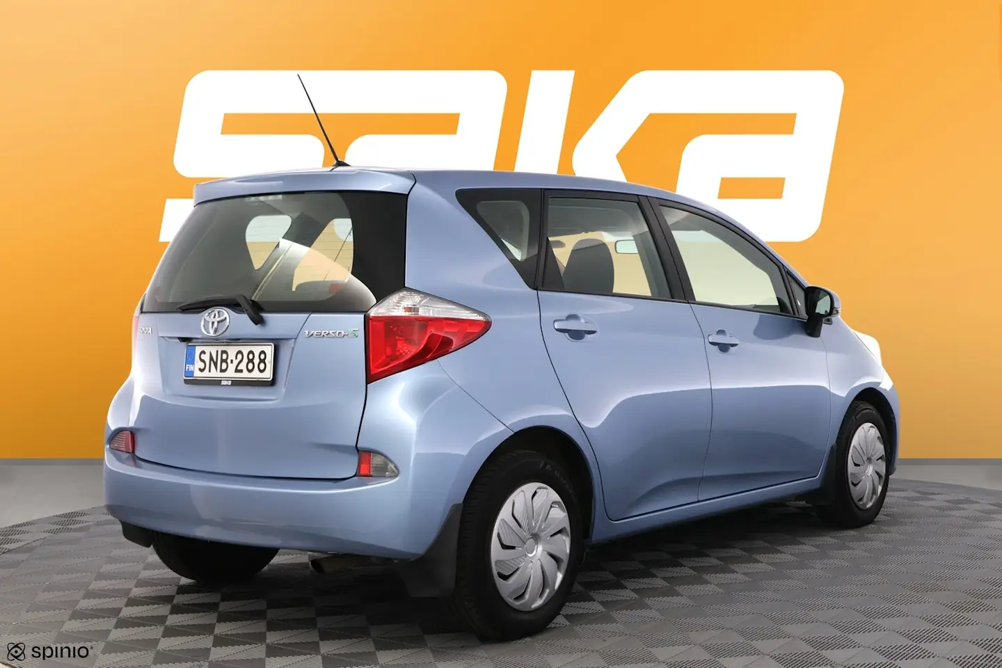 Car Image - 102m9H8HpcrtDeaxpiWeiK