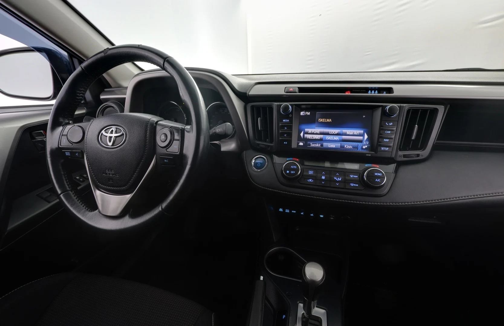 Car Image - 2nFq0foSkaT84XSENperO8