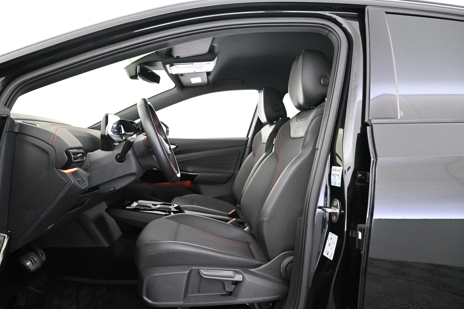 Car Image - 4QOsTnsnBYpFaVUhirqaKn