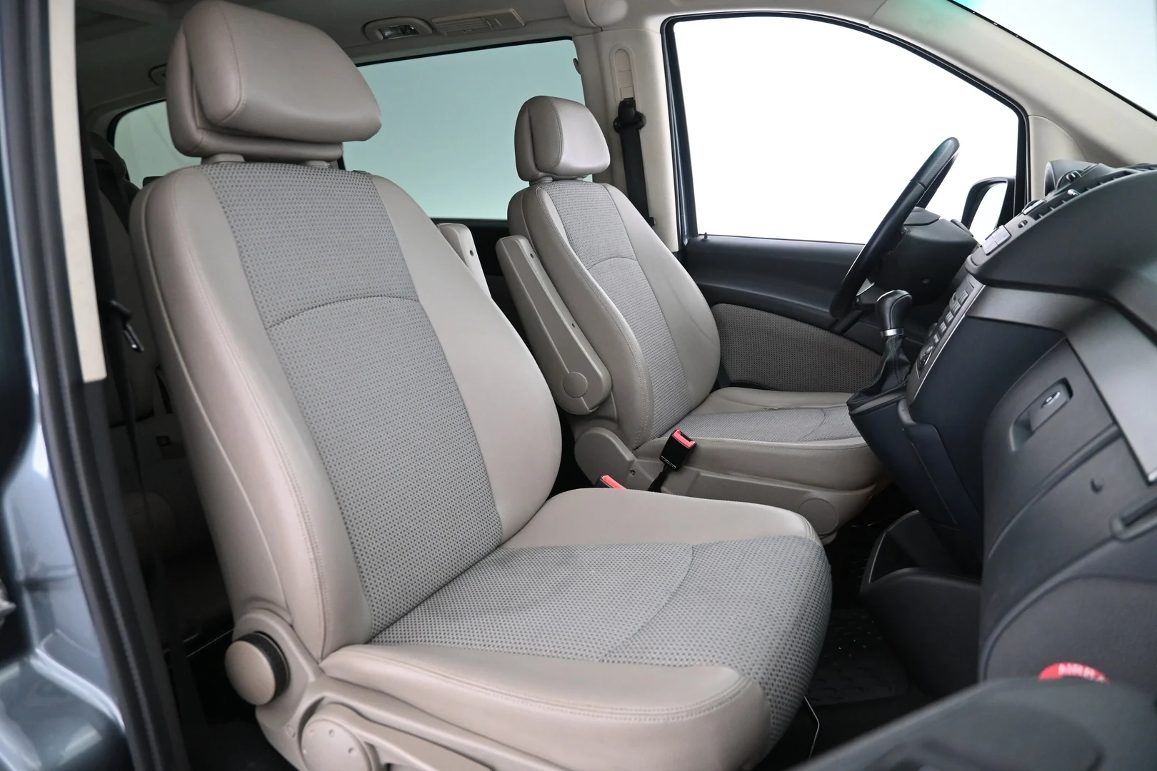 Car Image - 2Glb1xpPgmjHM8SzcVSbwc