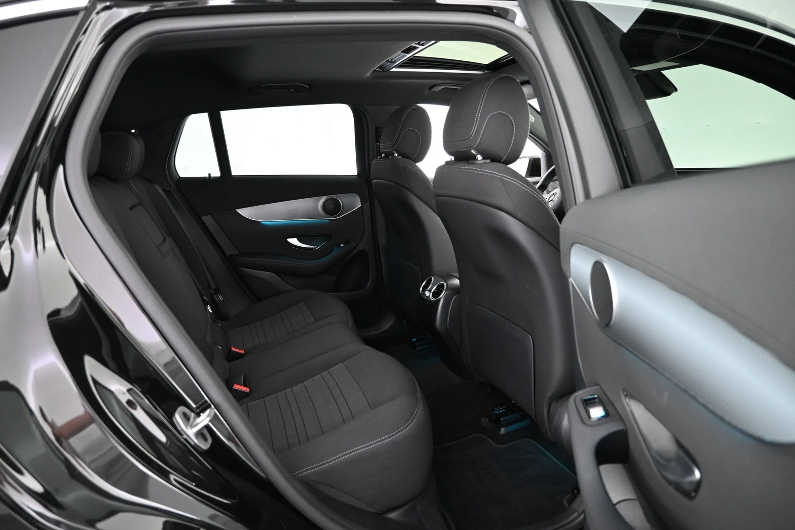 Car Image - 6N3UCpzQ91cmM7sUfzbaw1