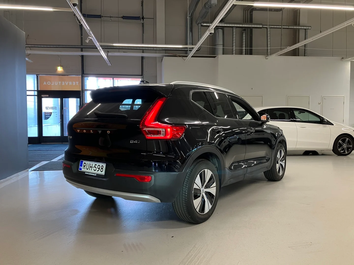 Car Image - bKW2yekrLAqCWqtBVZbd8