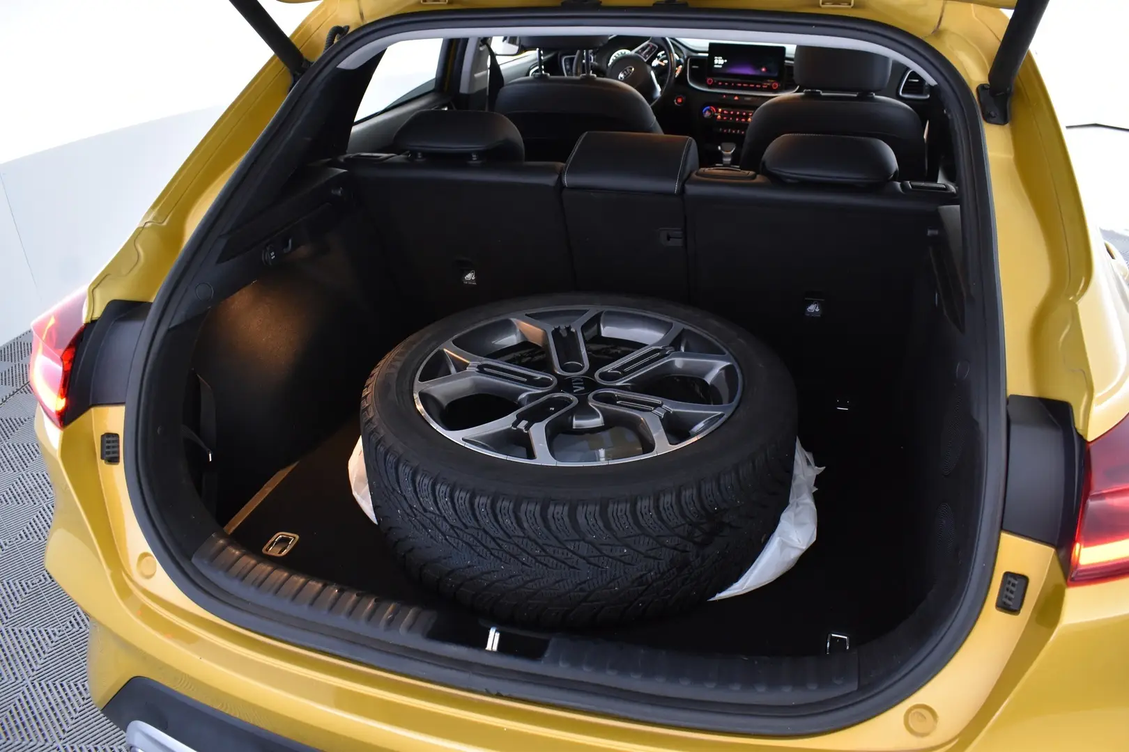 Car Image - 4AEnOEsfuaxzhW6DBogrfG