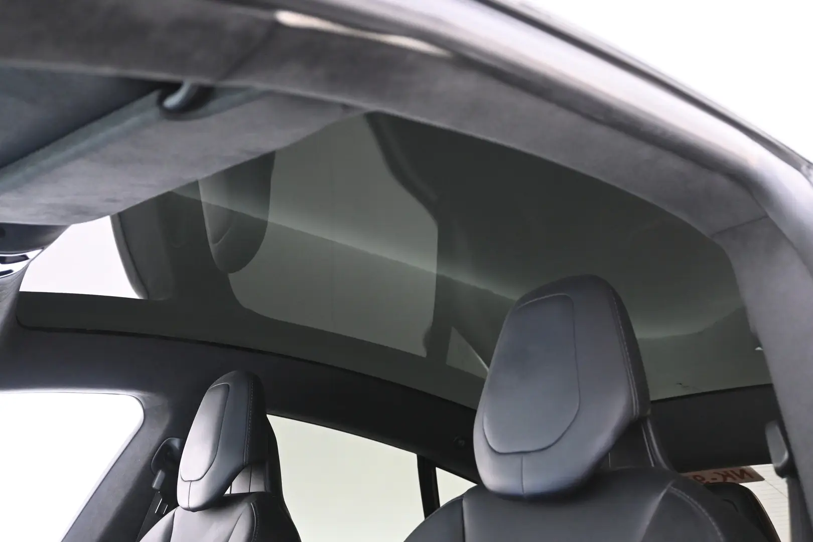 Car Image - F6kS5F6dpENu6hrT5CmWn