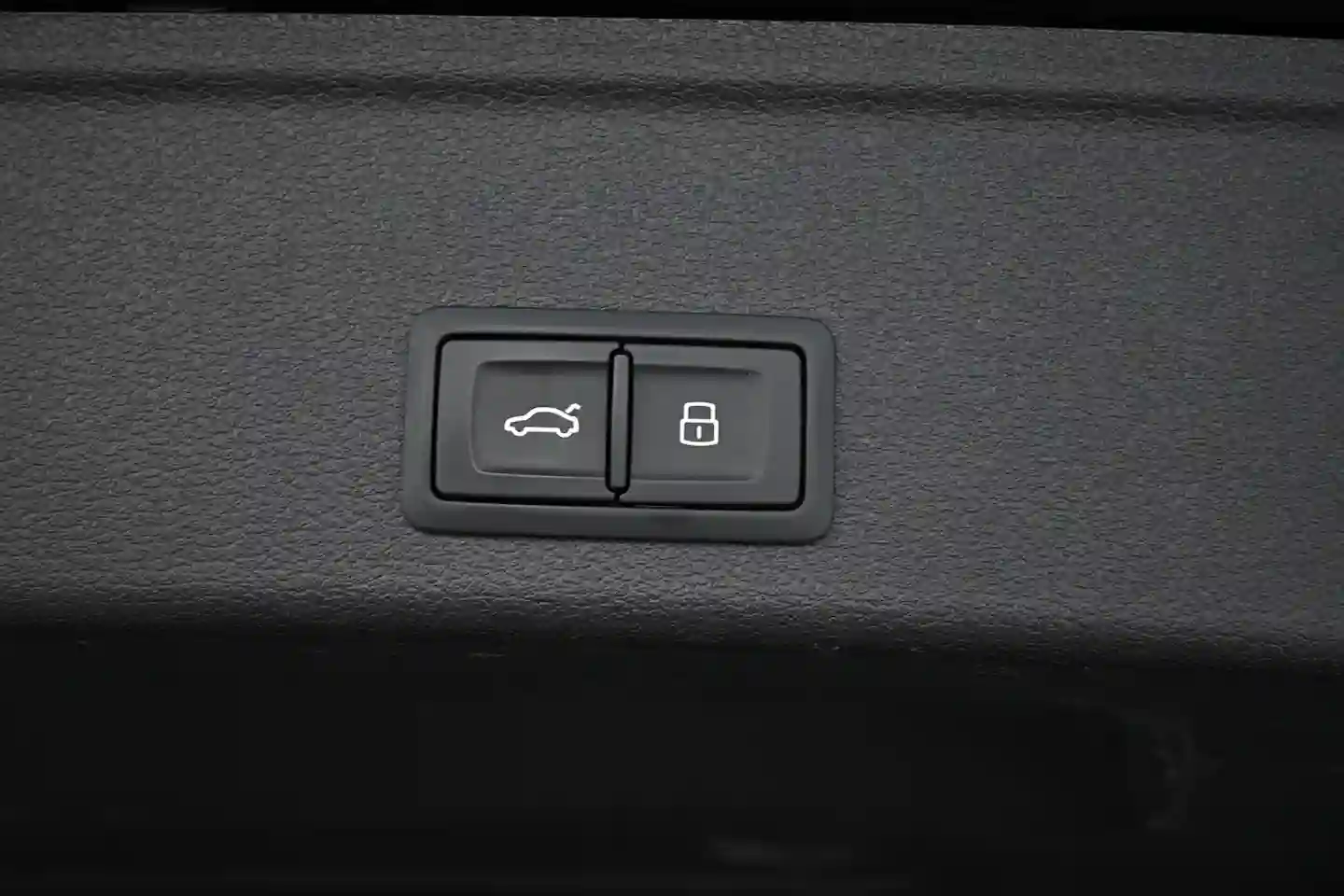 Car Image - 5pocurbbGsm6bKBR0kmsOE