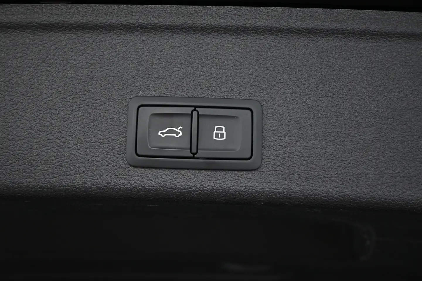 Car Image - 5pocurbbGsm6bKBR0kmsOE