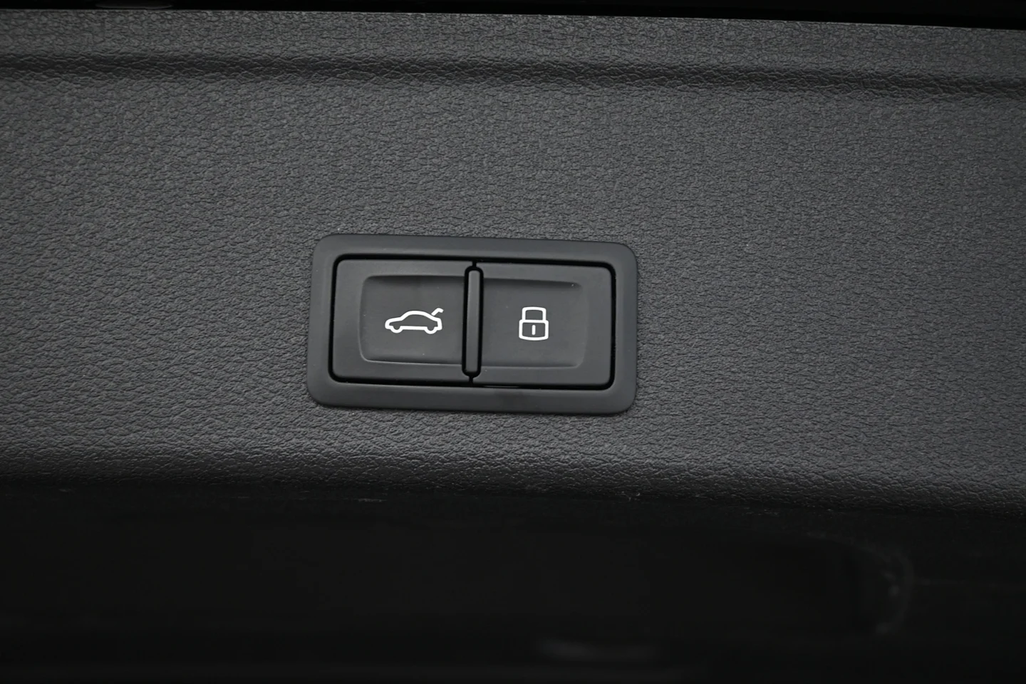 Car Image - 5pocurbbGsm6bKBR0kmsOE
