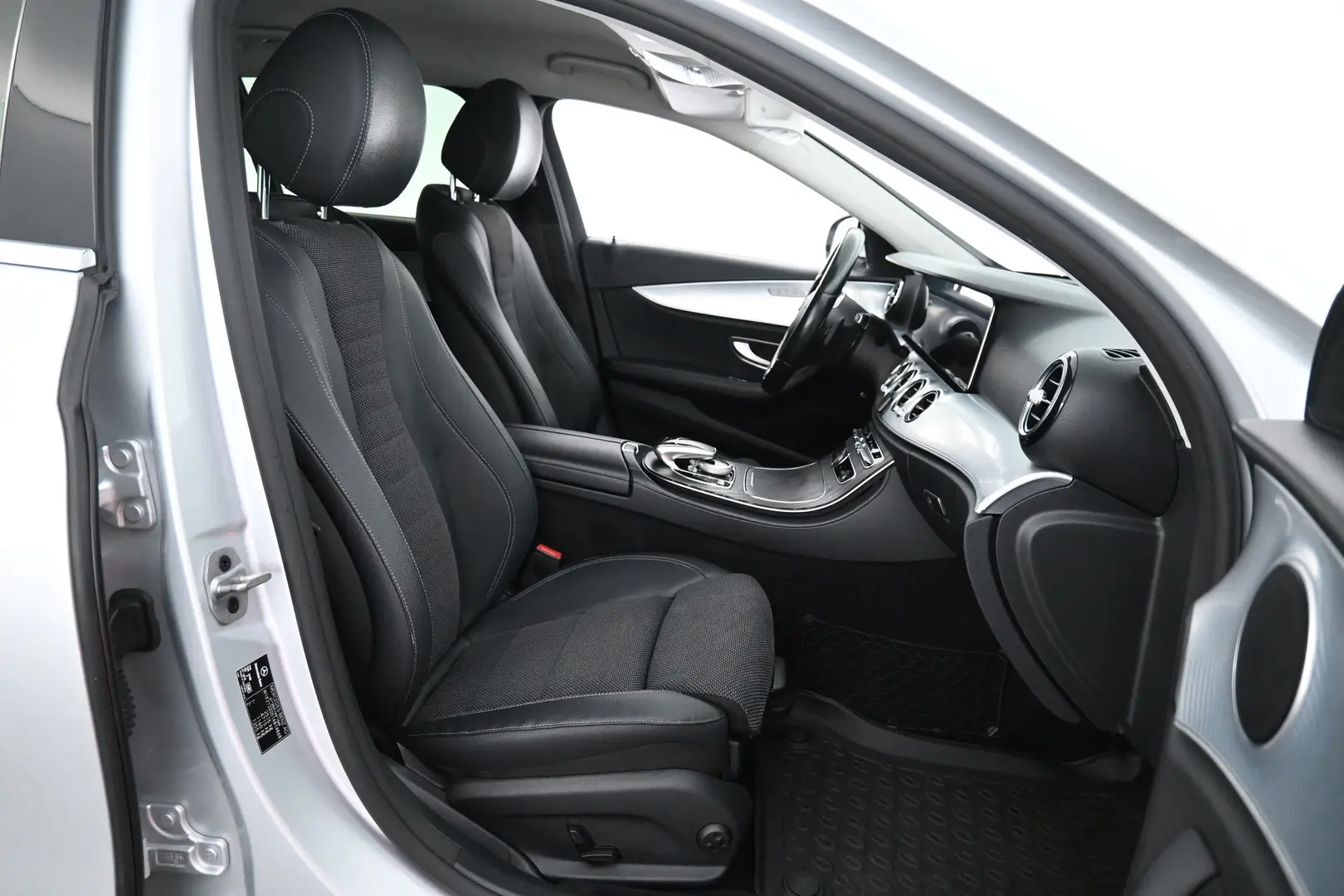 Car Image - 21YgWEP1tylFiEpQBIB64w