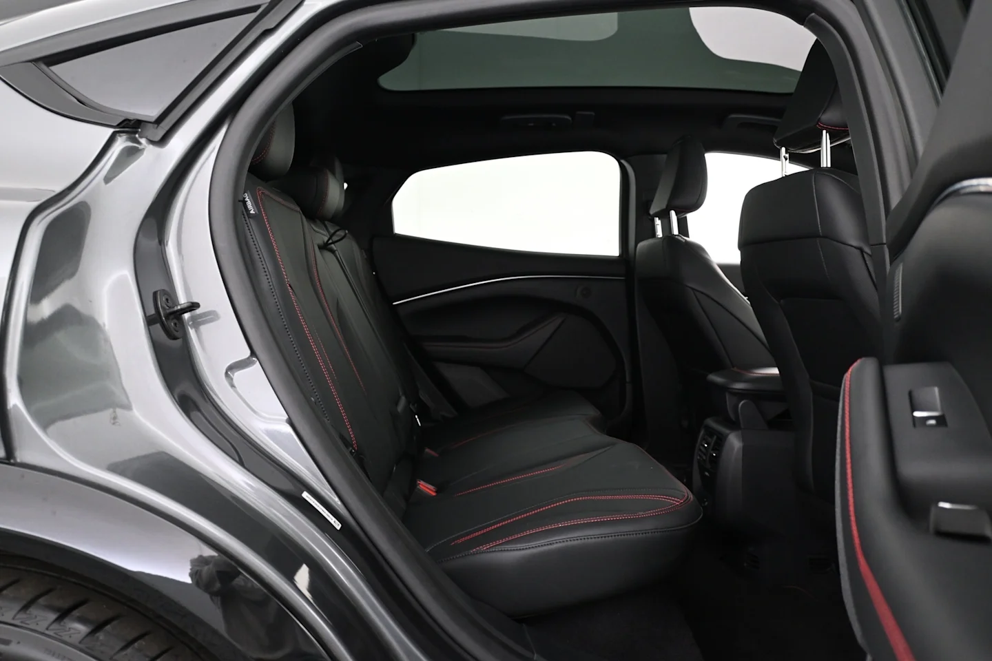 Car Image - eDfwDZQwS4RliEIbbpd5U