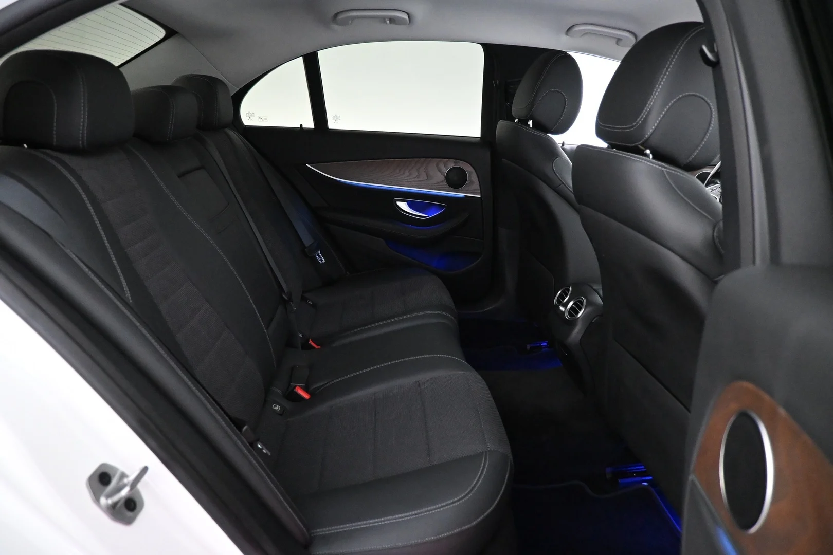 Car Image - cV21rw9ZcwMMvvnuxYtfL