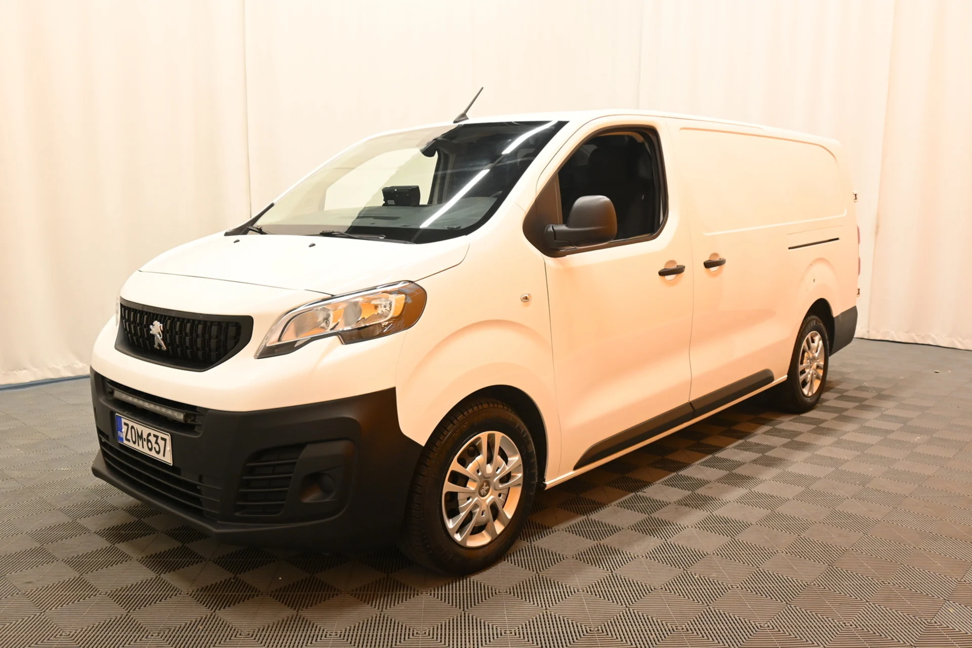 Car Image - 4XAQJJUFvXG1uoAoQndO8X
