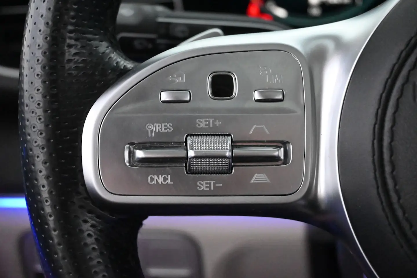 Car Image - 2Ii9moRLNbPzv5dqIkkX6B