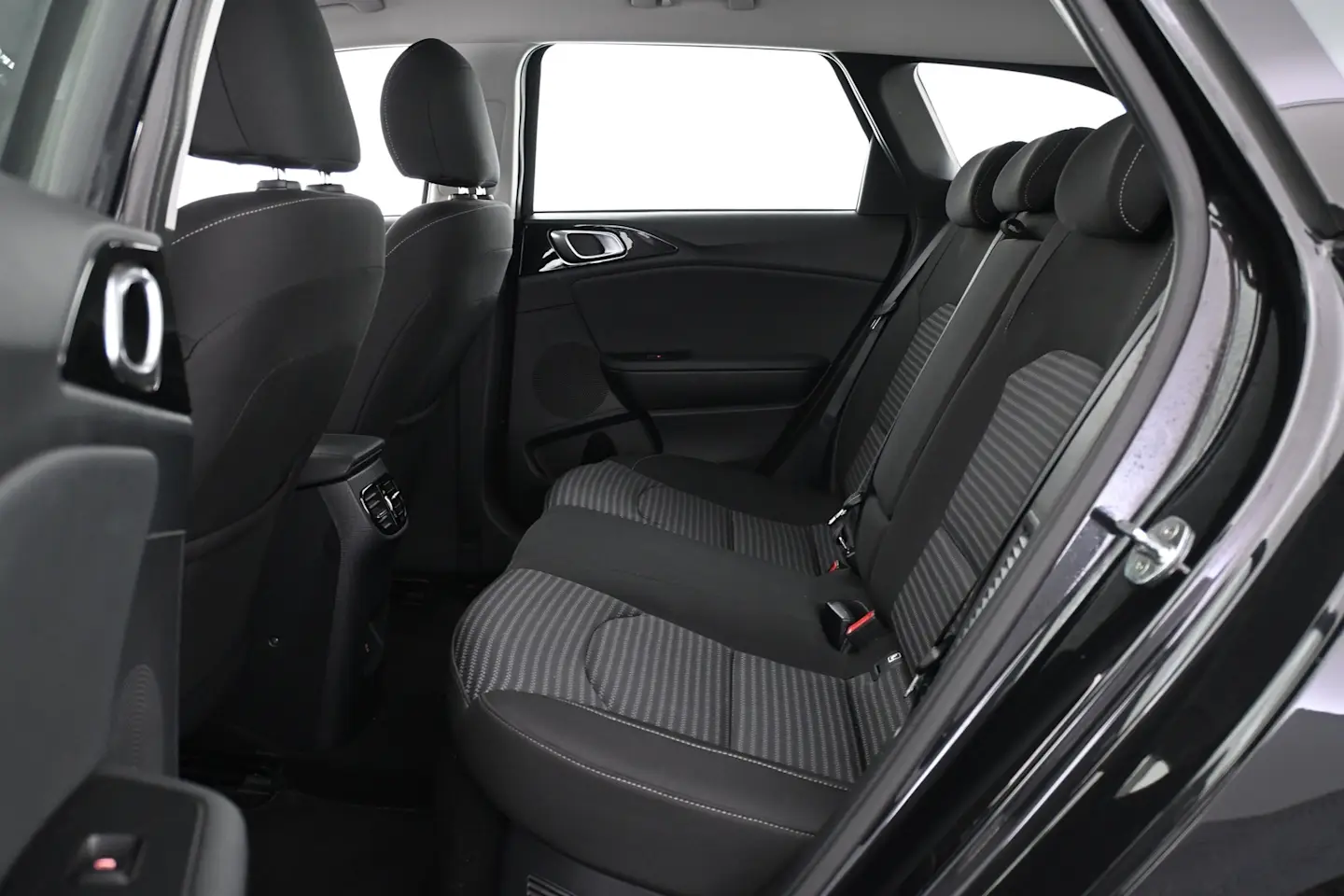 Car Image - 6CXOWXGBLV9FeXclluguZ6