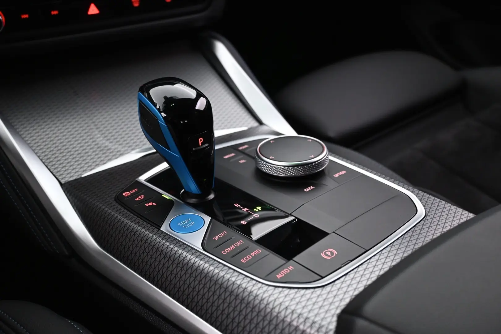 Car Image - 2yzeCQYtlK0I6TZVSUjXhq