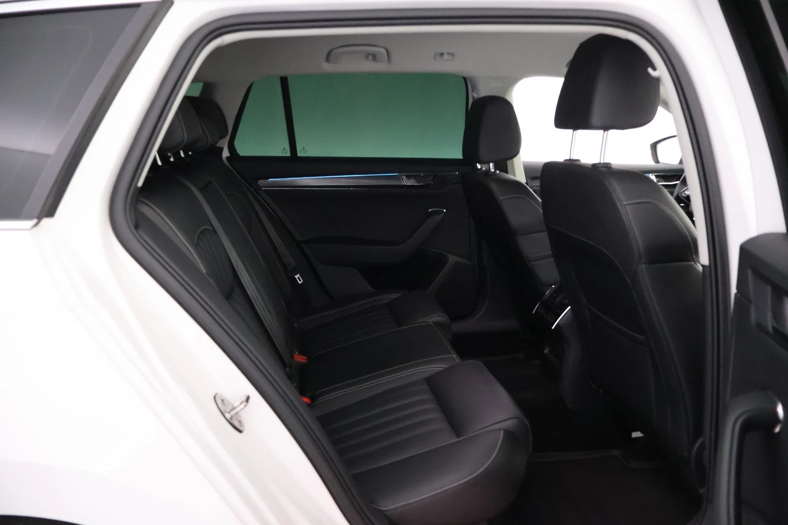 Car Image - 2ou6lVeaO0w7kdNEaoz8jc