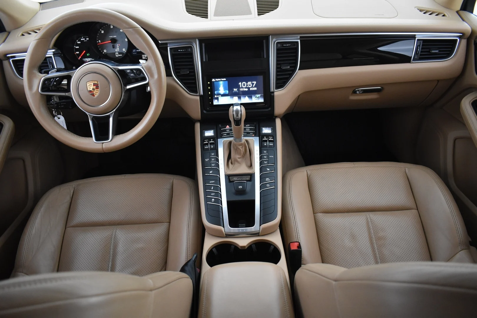Car Image - 4ecYTaiT7CWdfB2koRi5NY