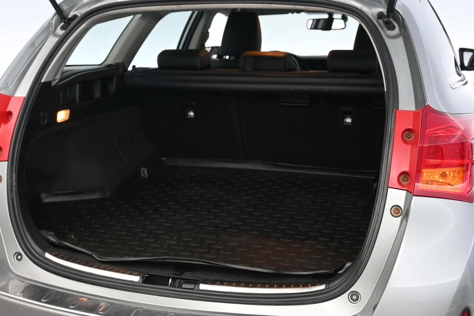 Car Image - tWwRIsUF6tVy5L9bVQ7KU
