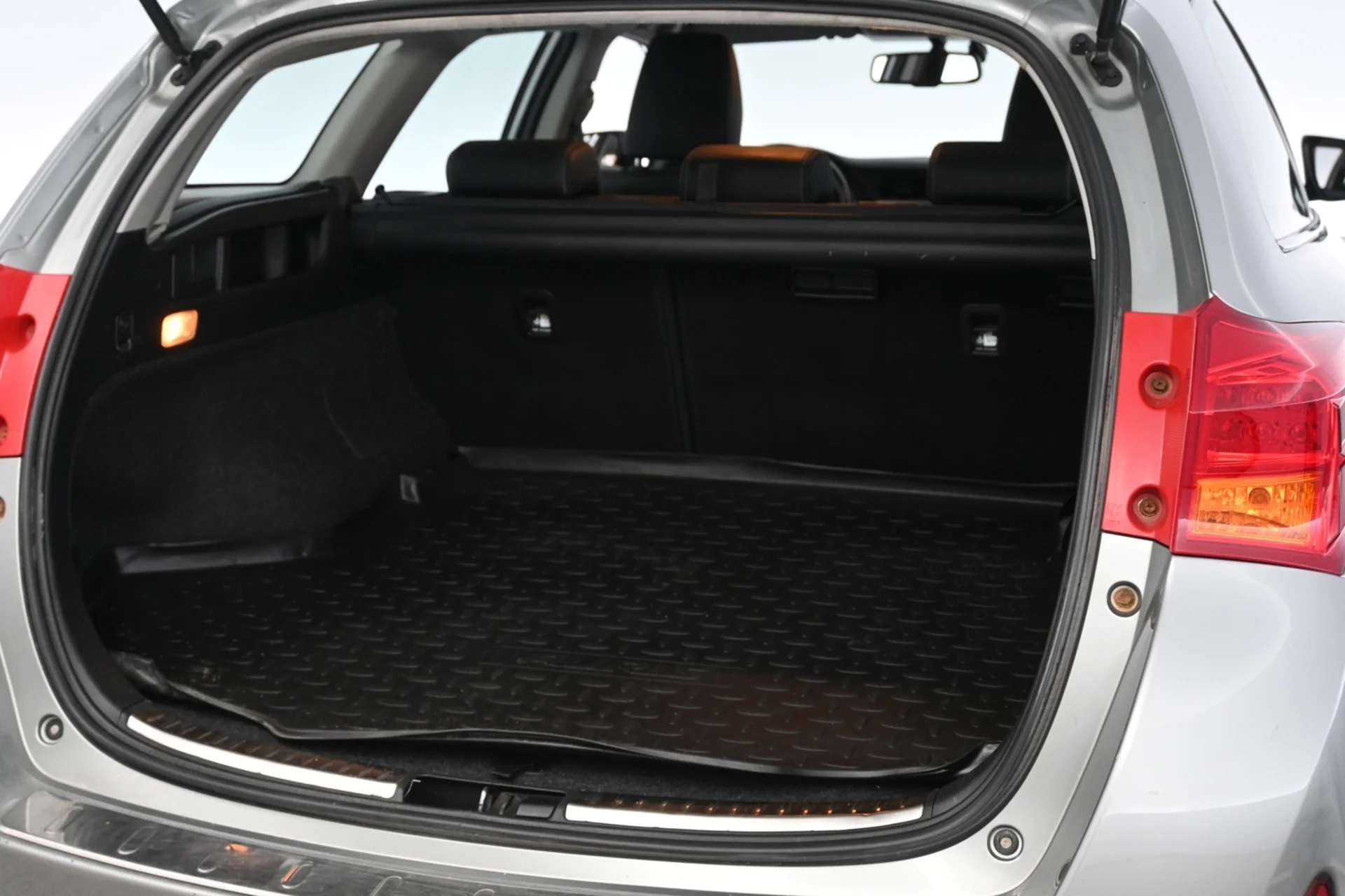 Car Image - tWwRIsUF6tVy5L9bVQ7KU