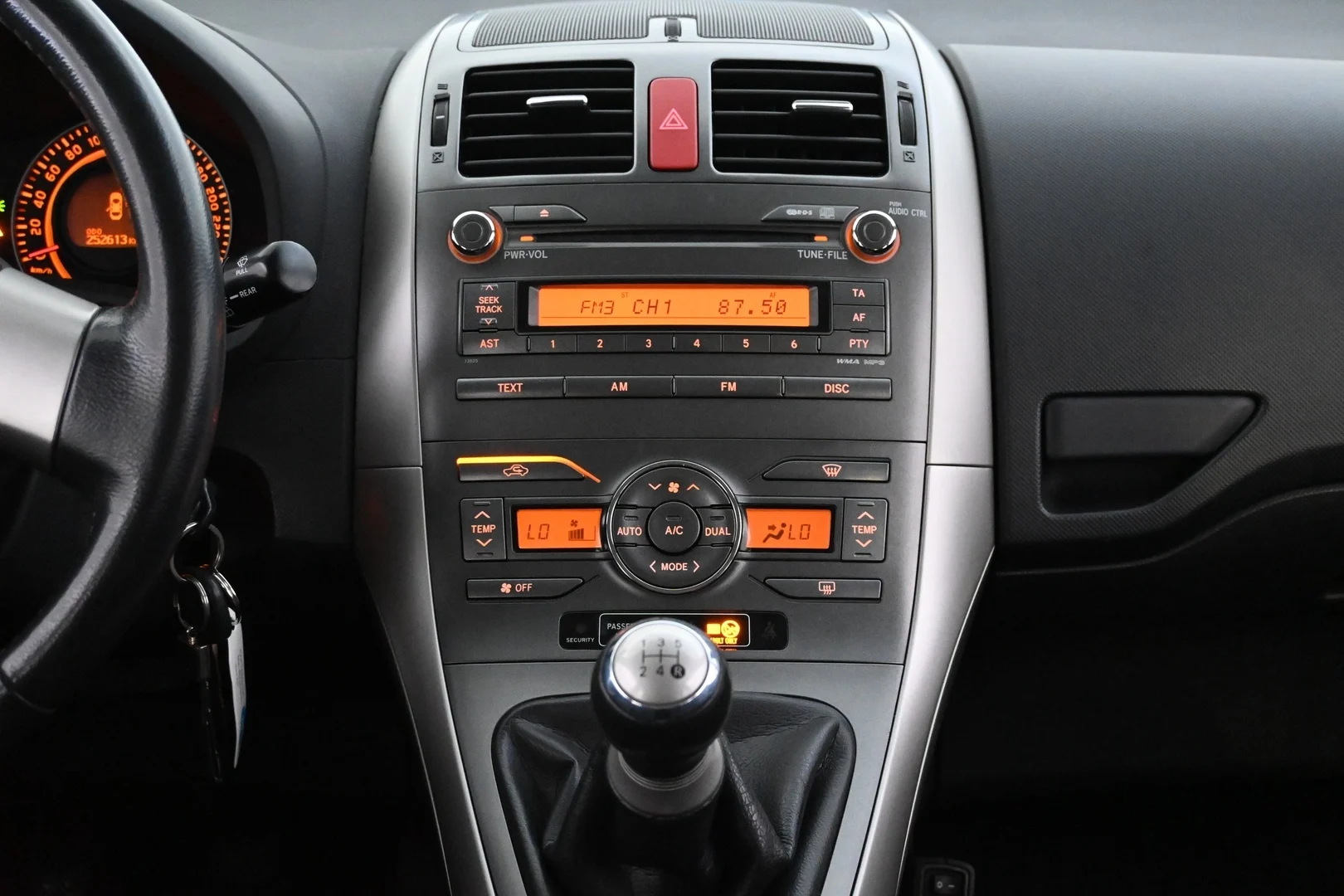 Car Image - 1Db0C5I5uAzceTQF2syVKU