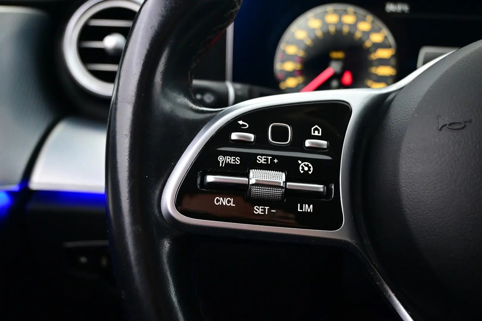Car Image - 3sJ3HoJmNrWxnpv4xY9UxN