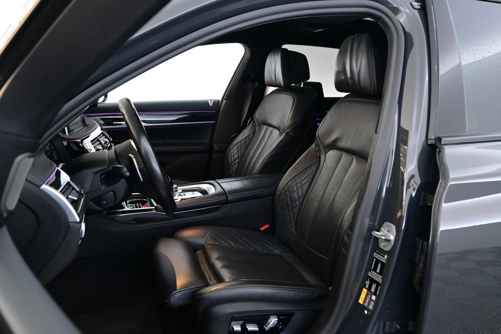 Car Image - W3H8PFELRnB9lYtpeRbJe
