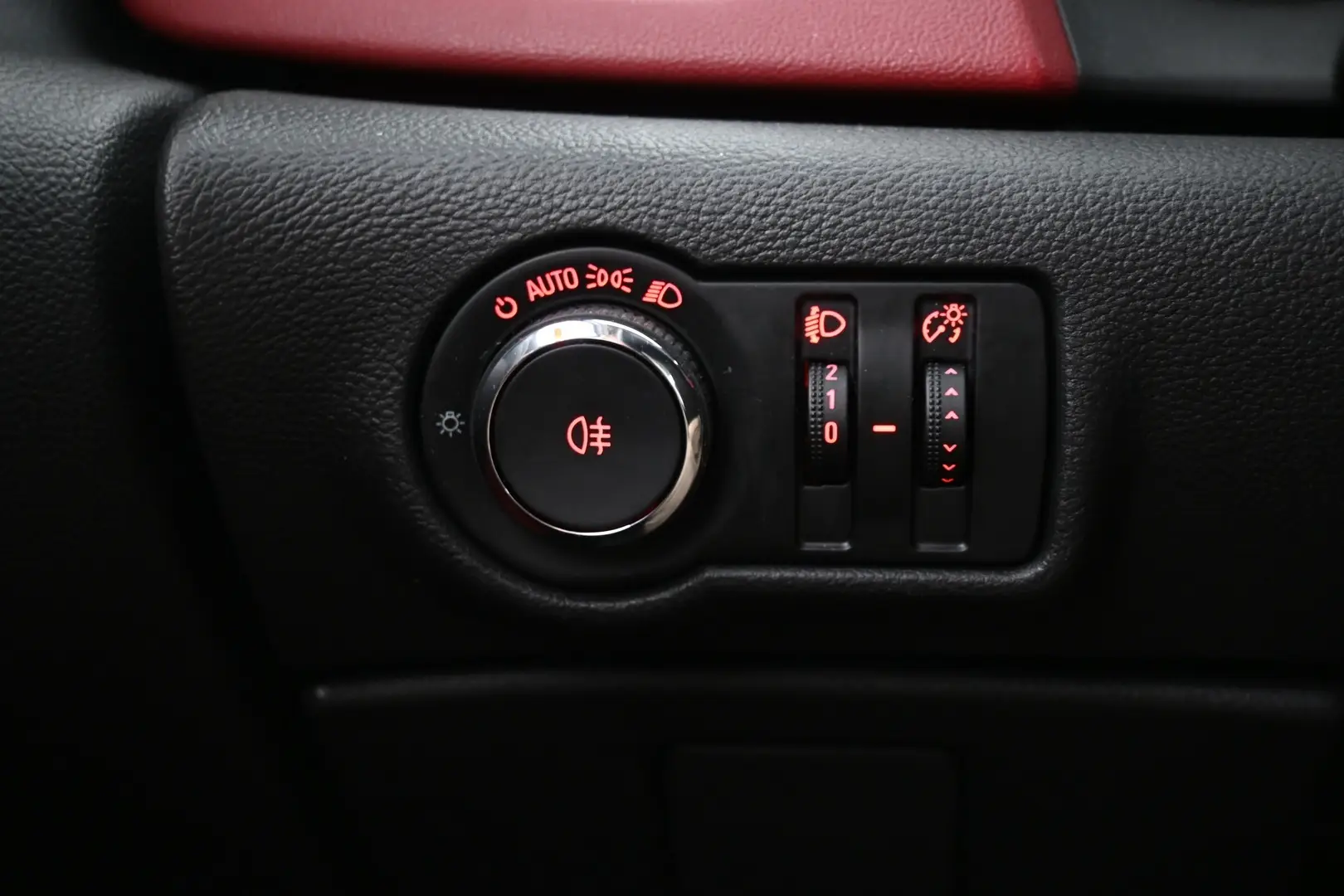 Car Image - 7uFYxQgrBJtc8YTlYIZF09