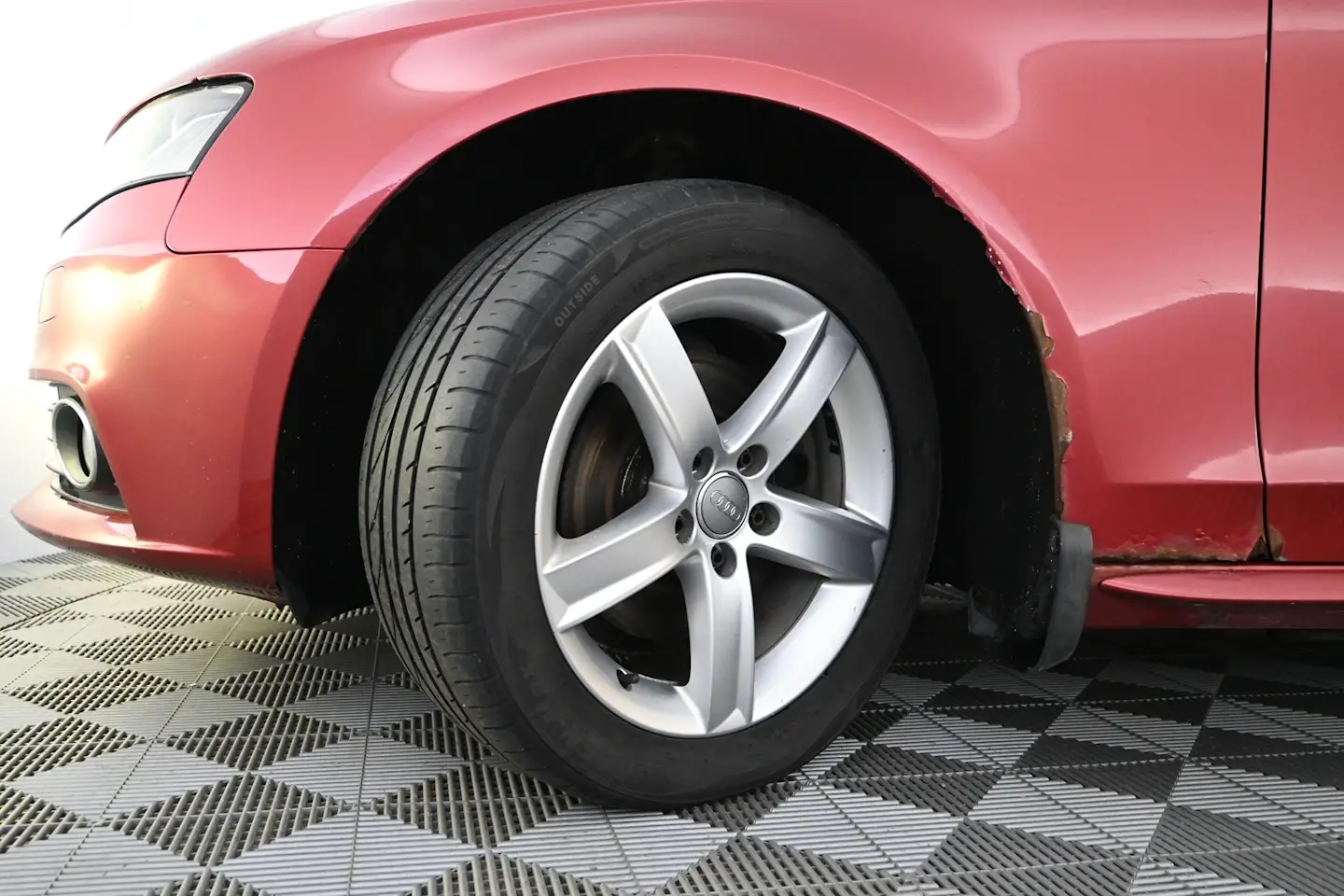 Car Image - 7ATfijNbJRFlU8J0Os5QL8