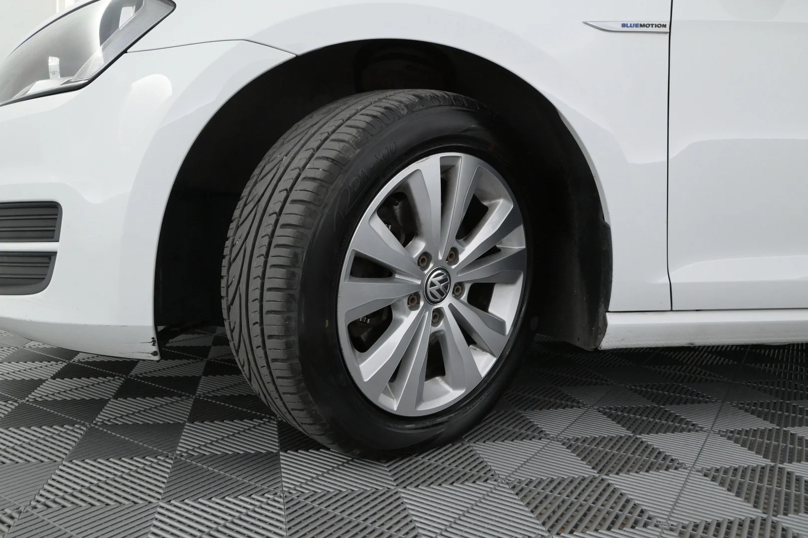 Car Image - 5cBbiYOCUp0A7VdWyXnrcr