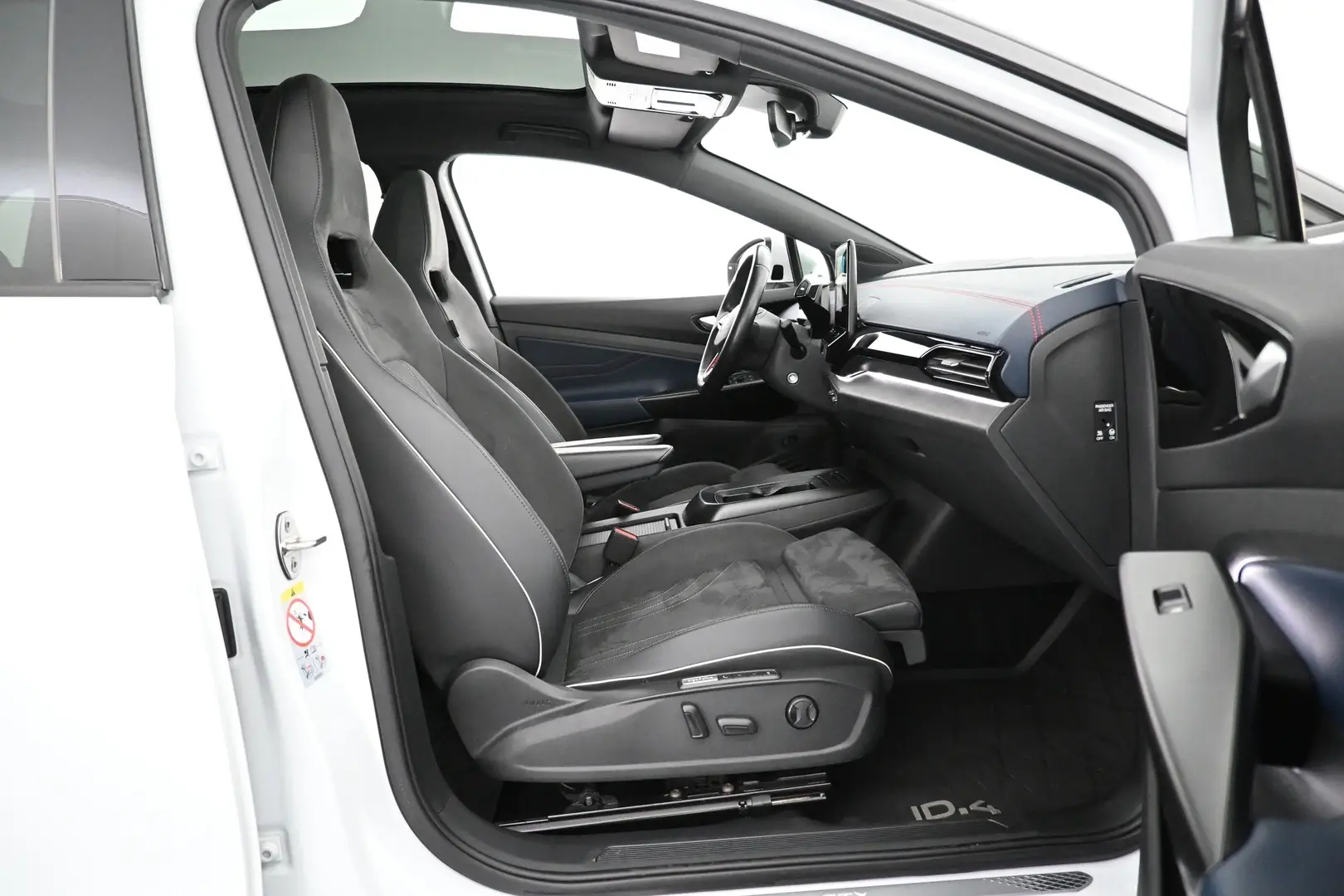 Car Image - 7wSVHQUs00zhxUGM4EKEG1