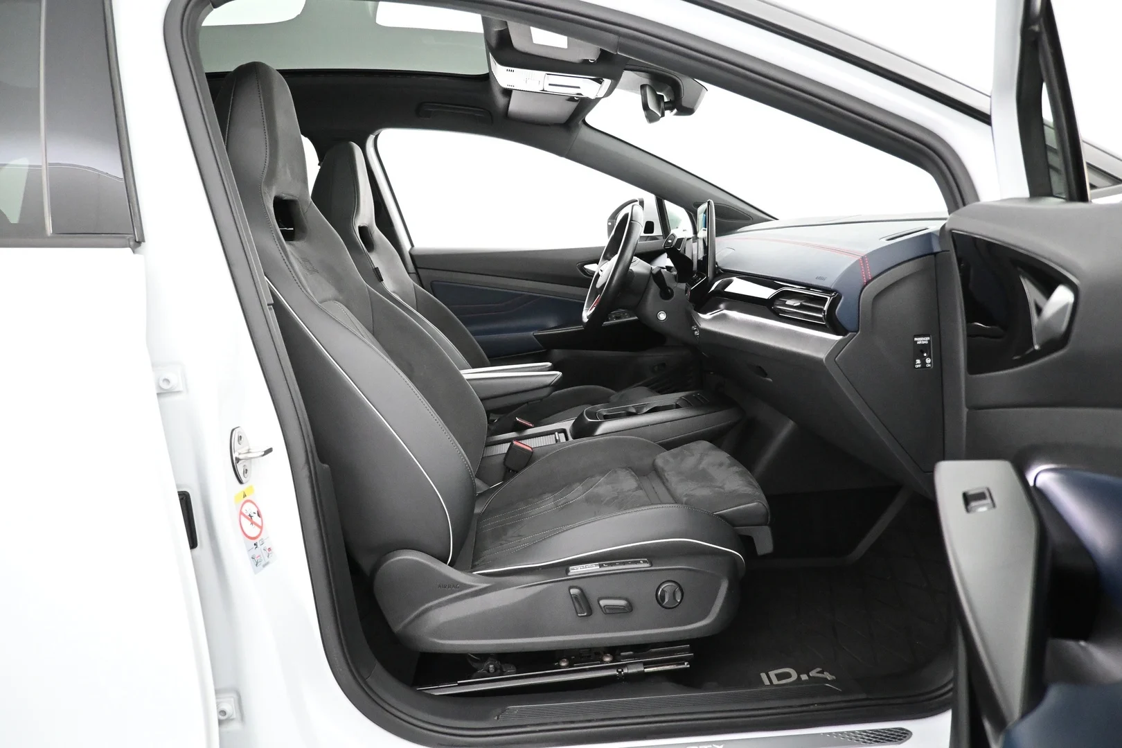 Car Image - 7wSVHQUs00zhxUGM4EKEG1