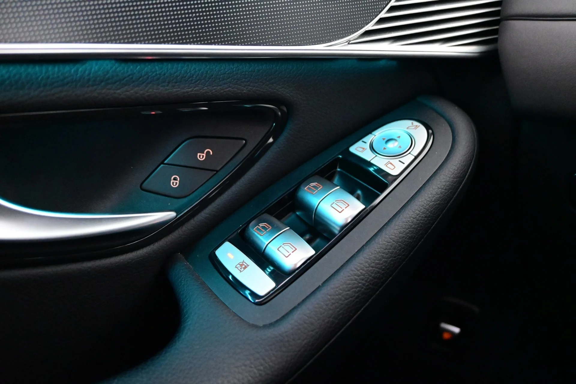 Car Image - 4gyPLsenrhY2x7btepxIXh